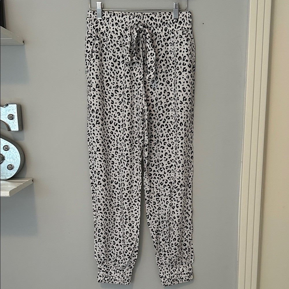 Olivaceous Leopard Print Lounge Joggers Size Small